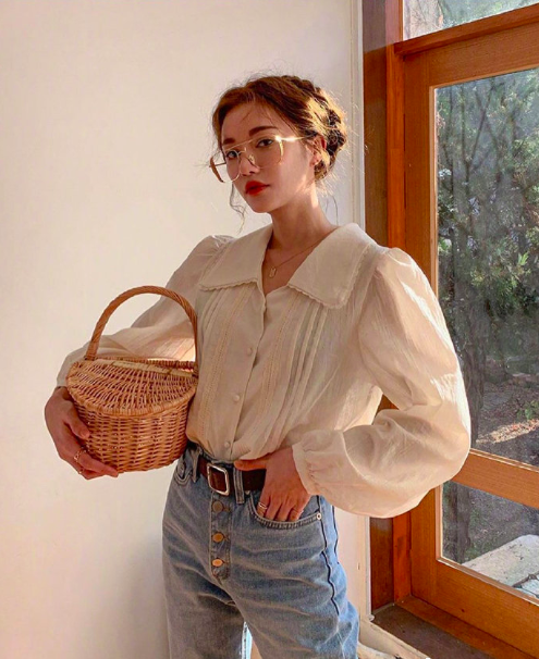 个性有魅力的时髦女生春装搭配图片 12