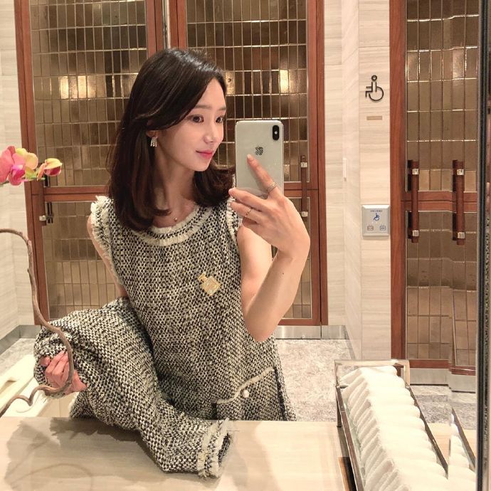 优雅迷人的小姐姐赫本风套装气质图片 3