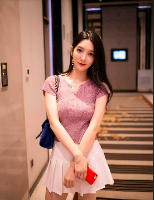 宅男福利婀娜多姿娇的性感女神Angela小热巴酒店写真图片 4