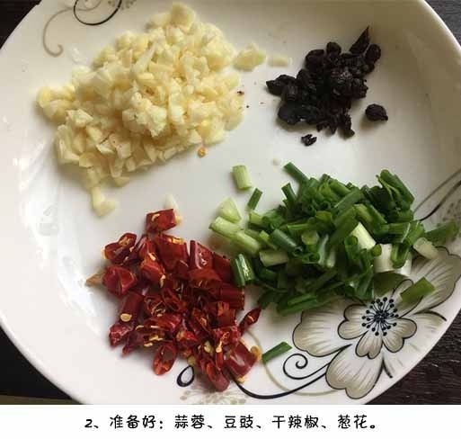 大虾怎么做好吃避风塘炒虾的做法 3