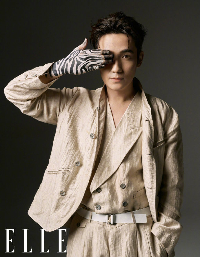 中国男演员朱一龙《ELLE》封面图片 5