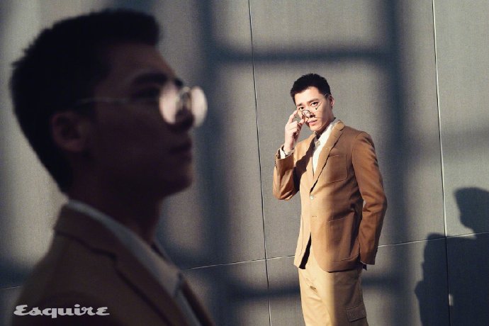 男明星李易峰登上《时尚先生》3月刊封面图片 3
