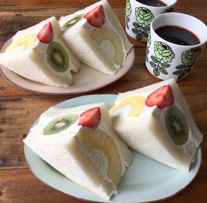 水果夹心蛋糕甜品带来的满足感 3