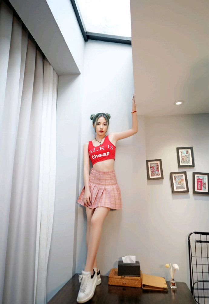 清秀容颜与曼妙好身材美女私房照图片 6