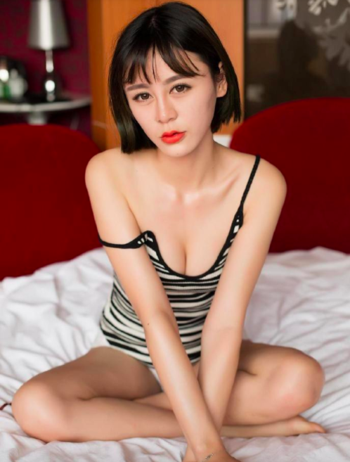 性感短发美女汪萌萌床上勾魂诱惑忍得住不 8