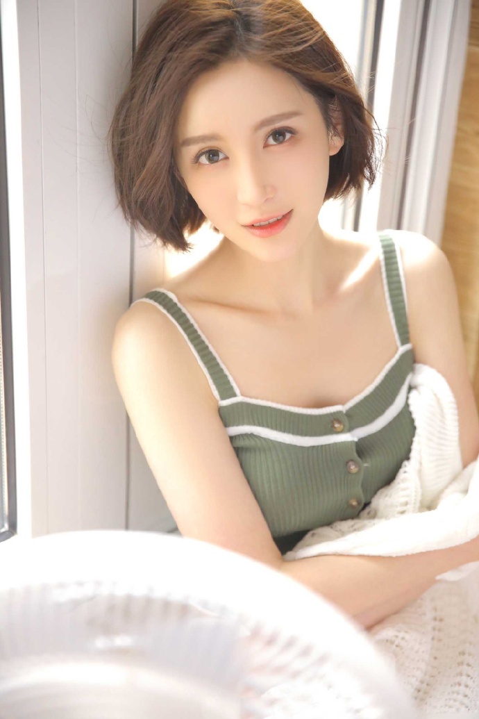 知性美丽气质美女养眼图片 4