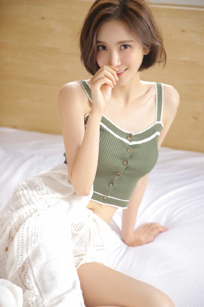 知性美丽气质美女养眼图片 6