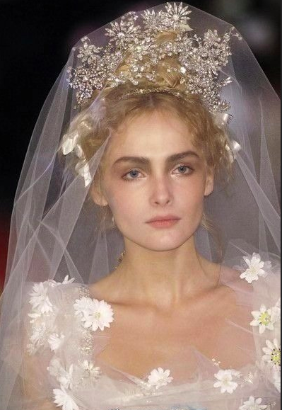 婚礼灵感奢华的婚纱头纱图片 3