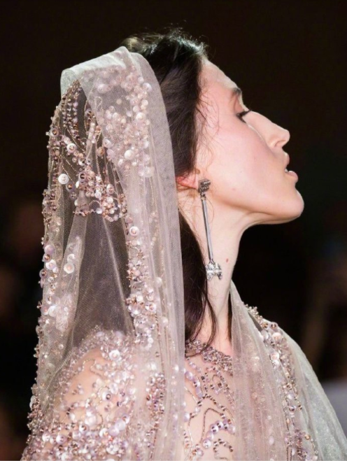 婚礼灵感奢华的婚纱头纱图片 6