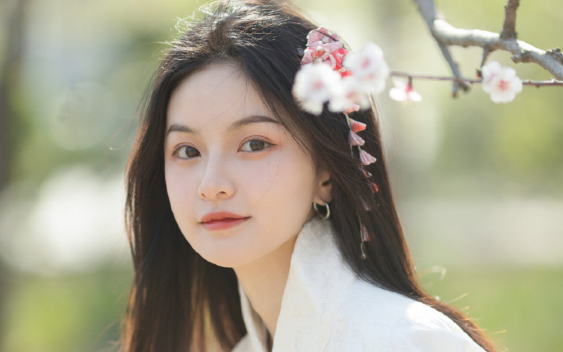 温婉迷人和服美女写真桌面壁纸图片 4
