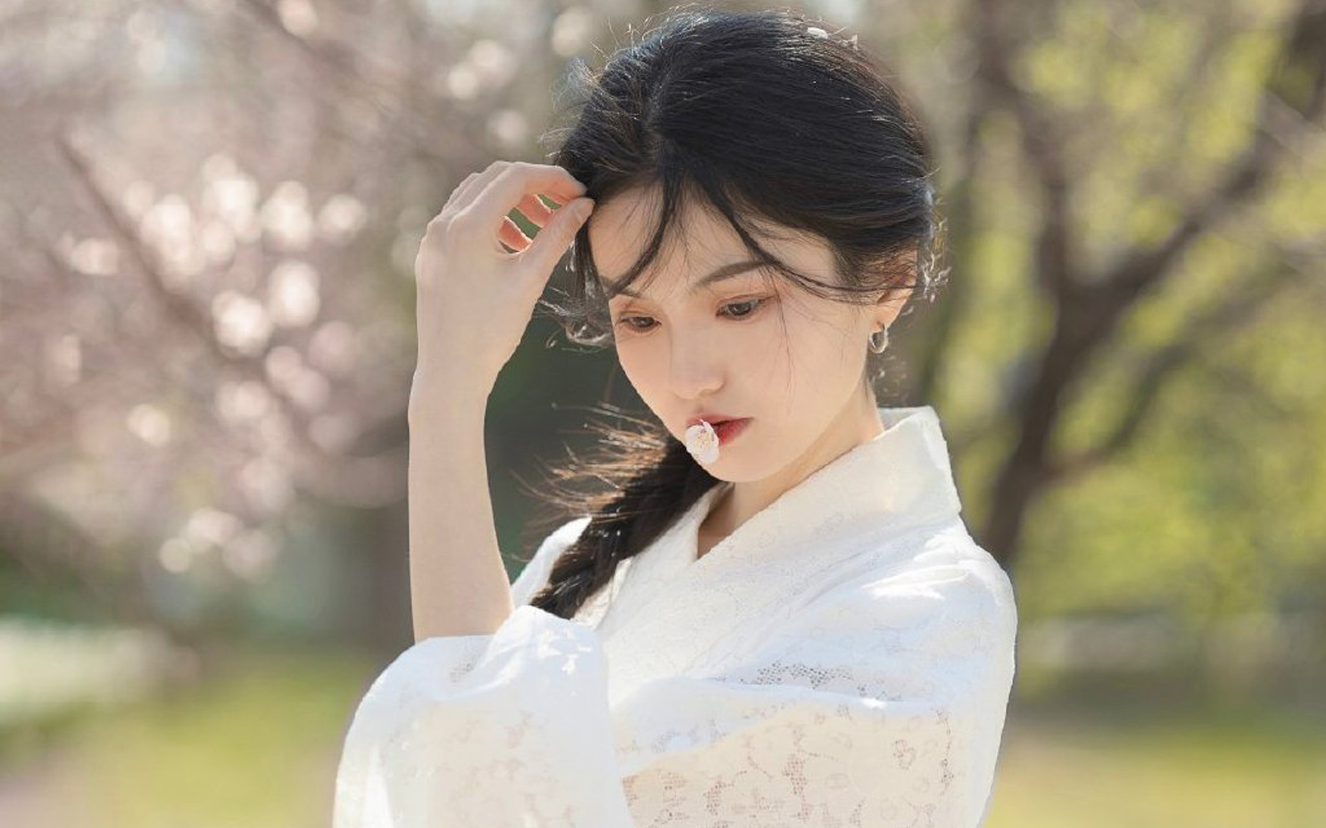 温婉迷人和服美女写真桌面壁纸图片 5