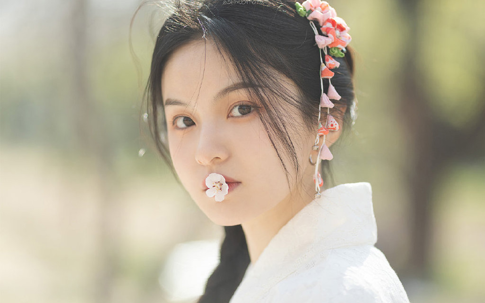 温婉迷人和服美女写真桌面壁纸图片 8