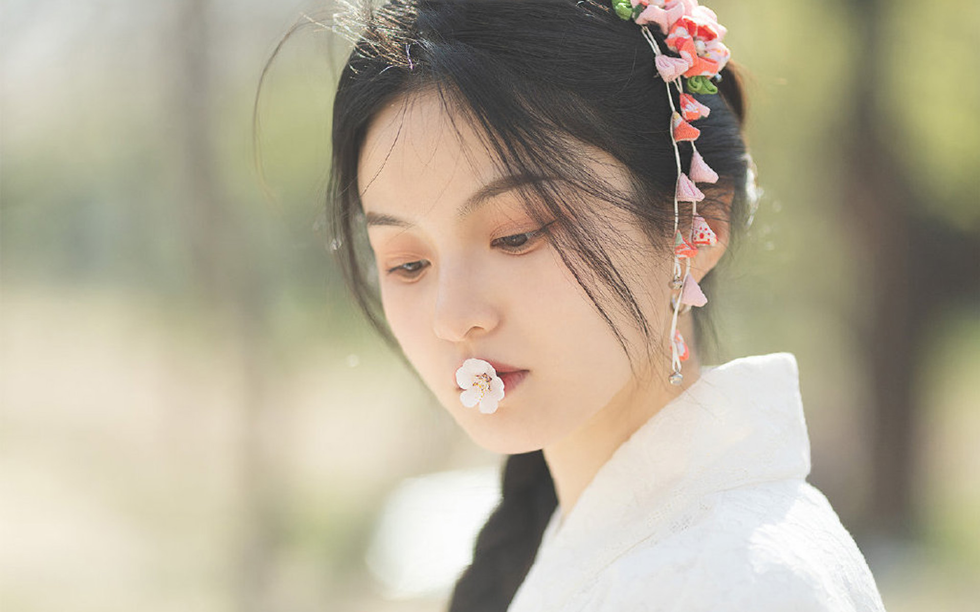温婉迷人和服美女写真桌面壁纸图片 9