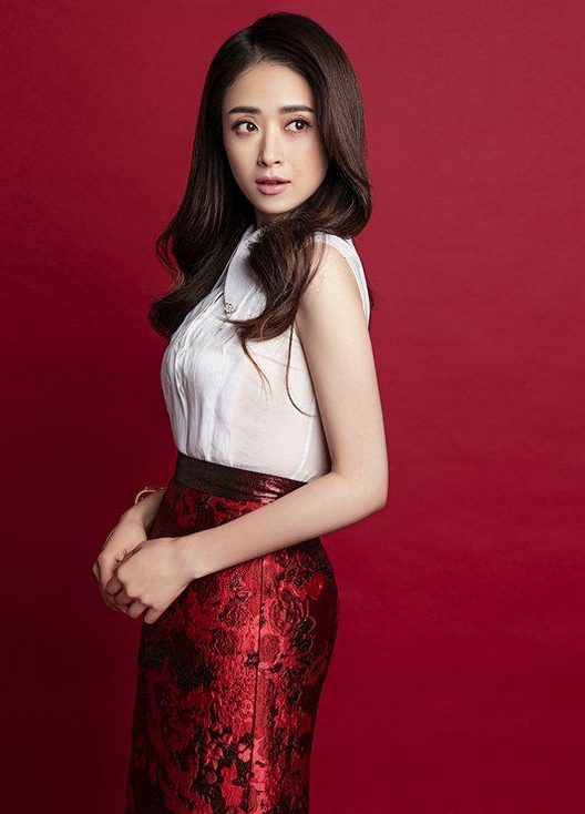 大陆女明星迷人美女蒋欣优雅气质写真照 5