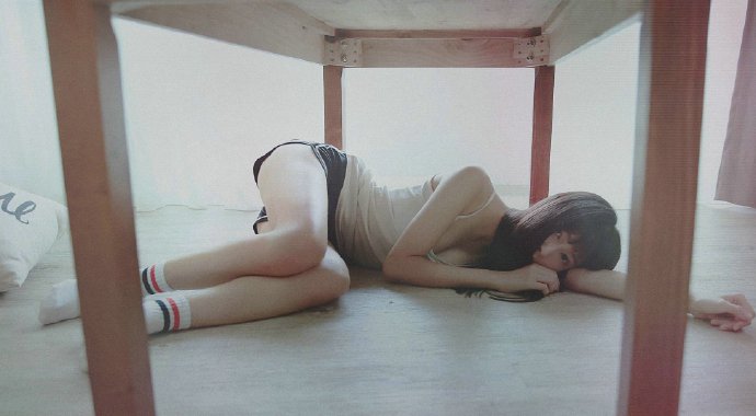 黑长发发型清纯美女私房照图片 4