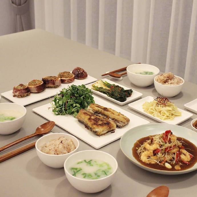 二人美食的餐桌也要丰盛具有仪式感