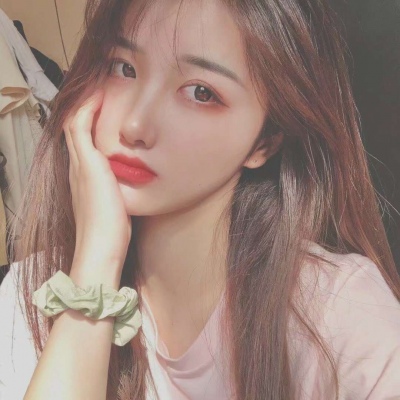 长头发美女头像图片 漂亮的微信头像图片 8