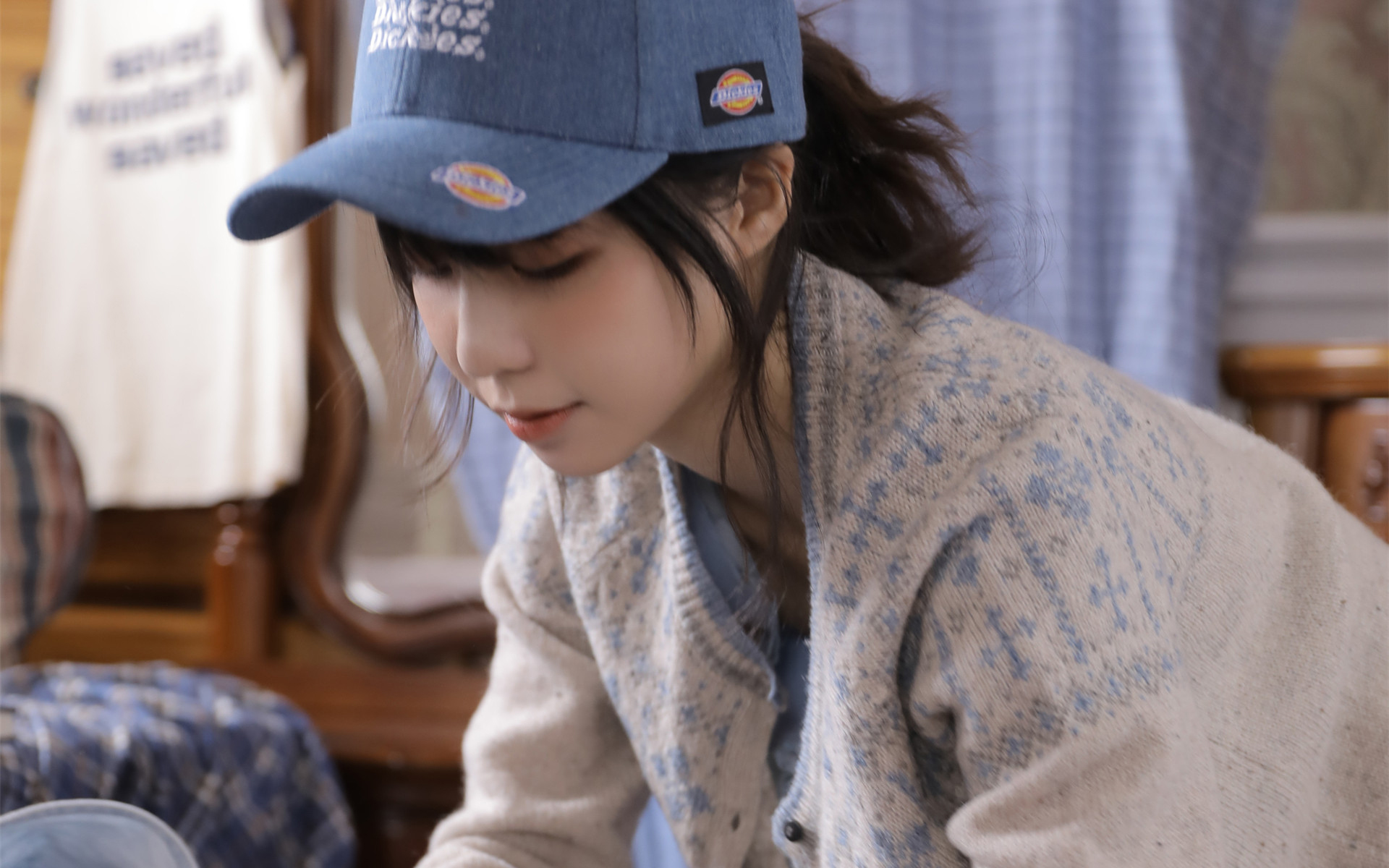 元气少女美女校花桌面壁纸图片 5