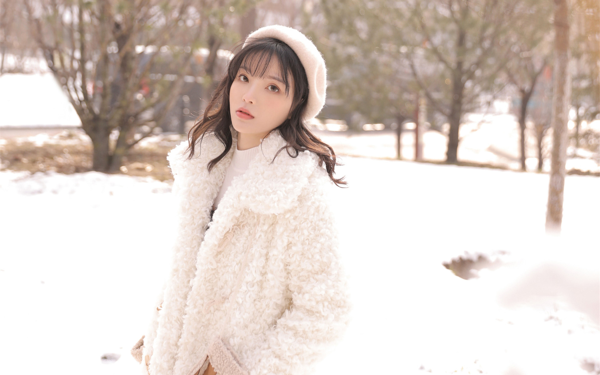 雪地中的宅男女神清纯美女图片桌面壁纸 6