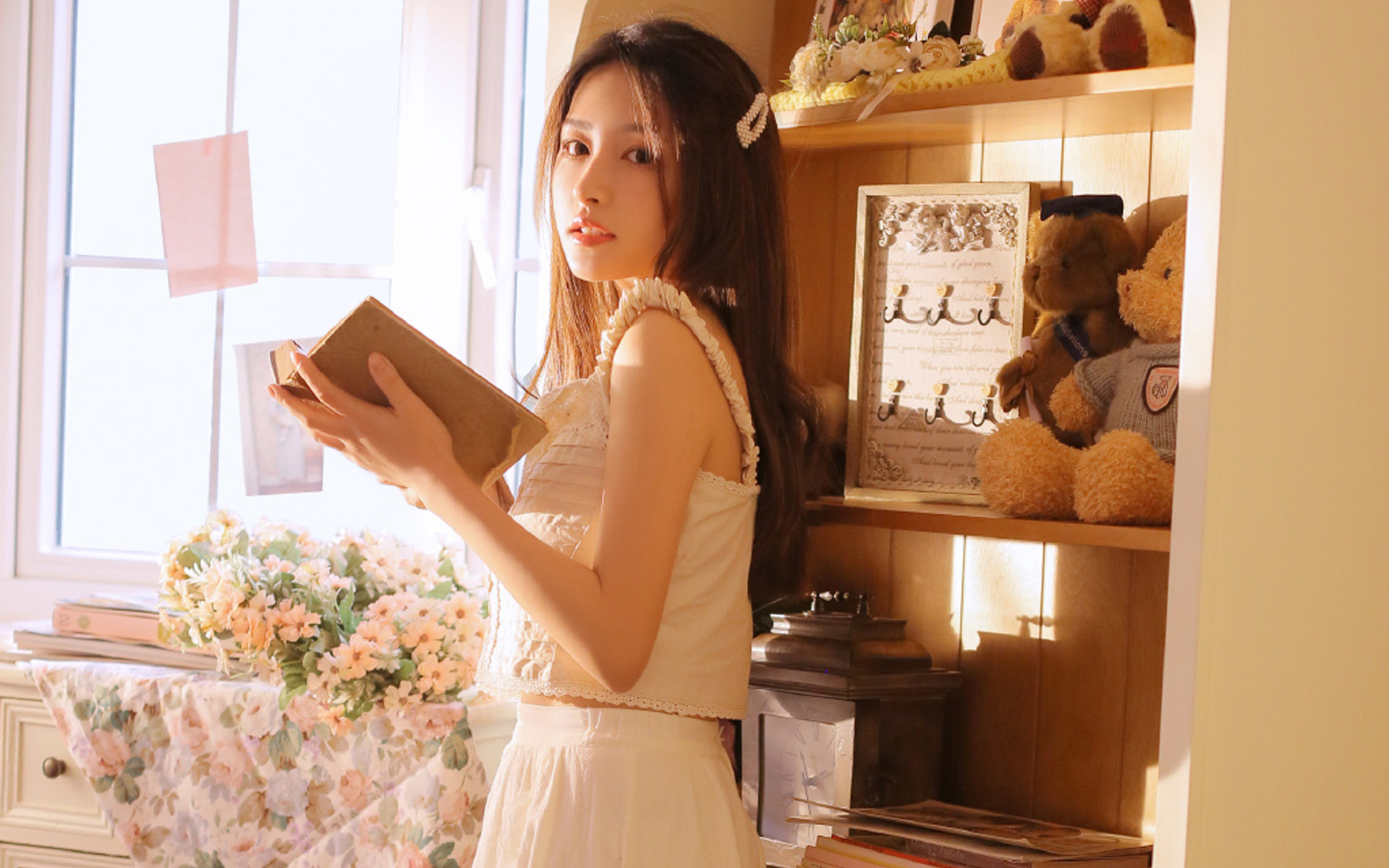 温婉秀丽居家美女性感写真桌面壁纸 2