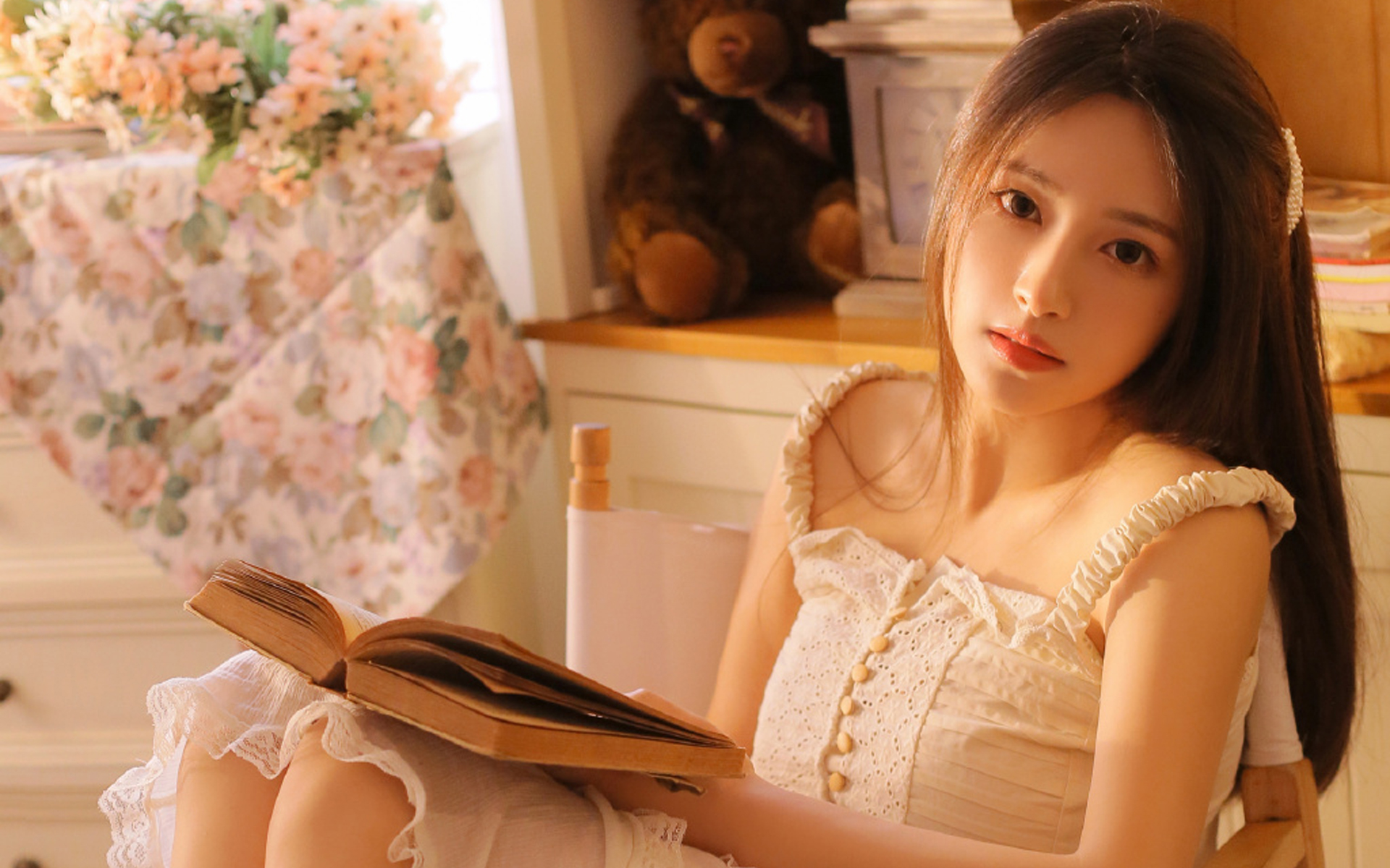 温婉秀丽居家美女性感写真桌面壁纸 9
