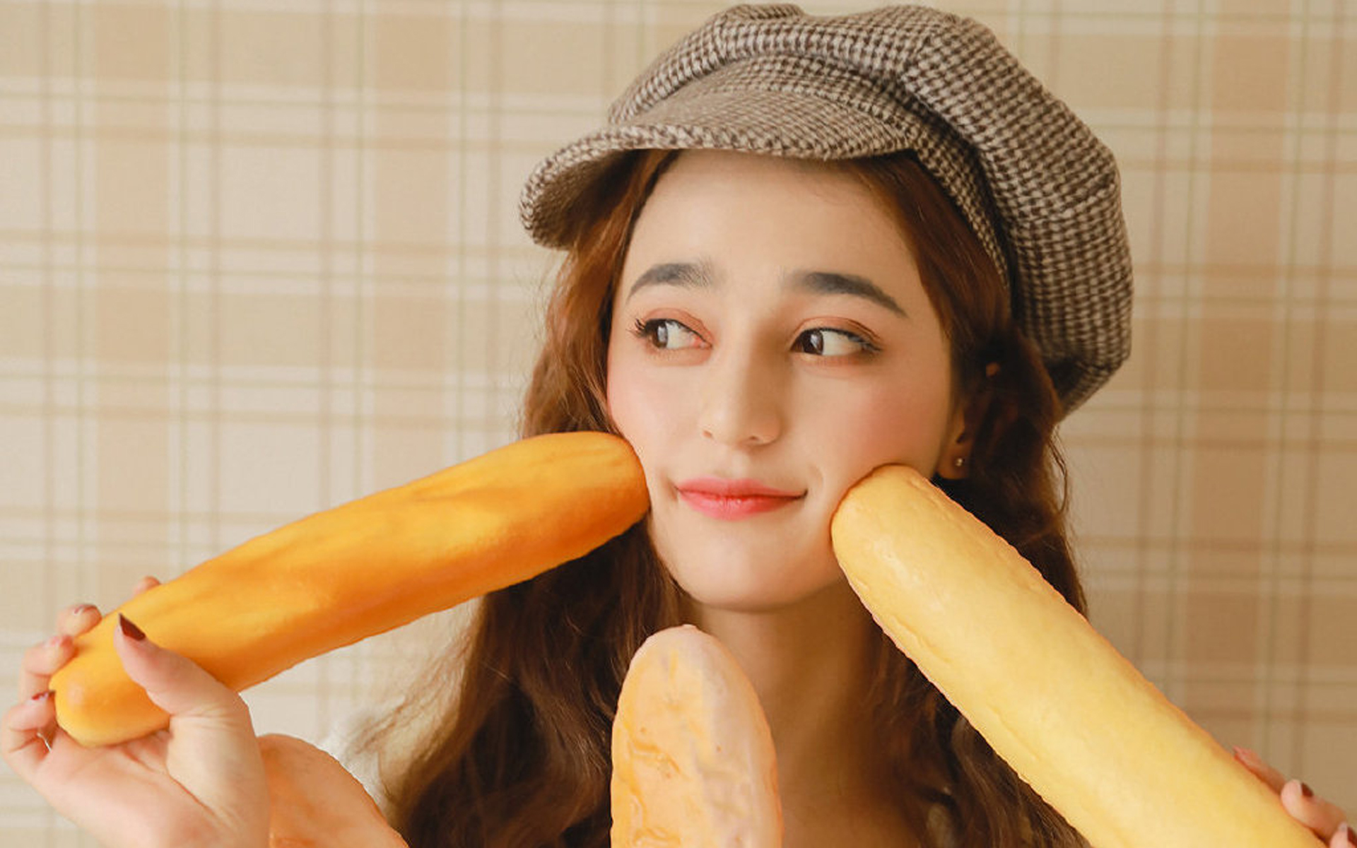 混血美女清新灵动写真桌面壁纸图片 5