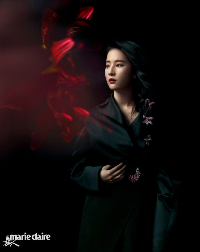 中国美女明星刘亦菲《嘉人》5月刊繁花封面图片 9