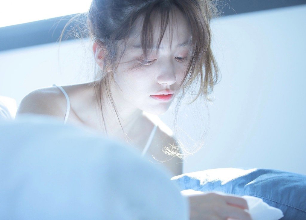 清纯美女妩媚撩人嫩模小表情图片 3