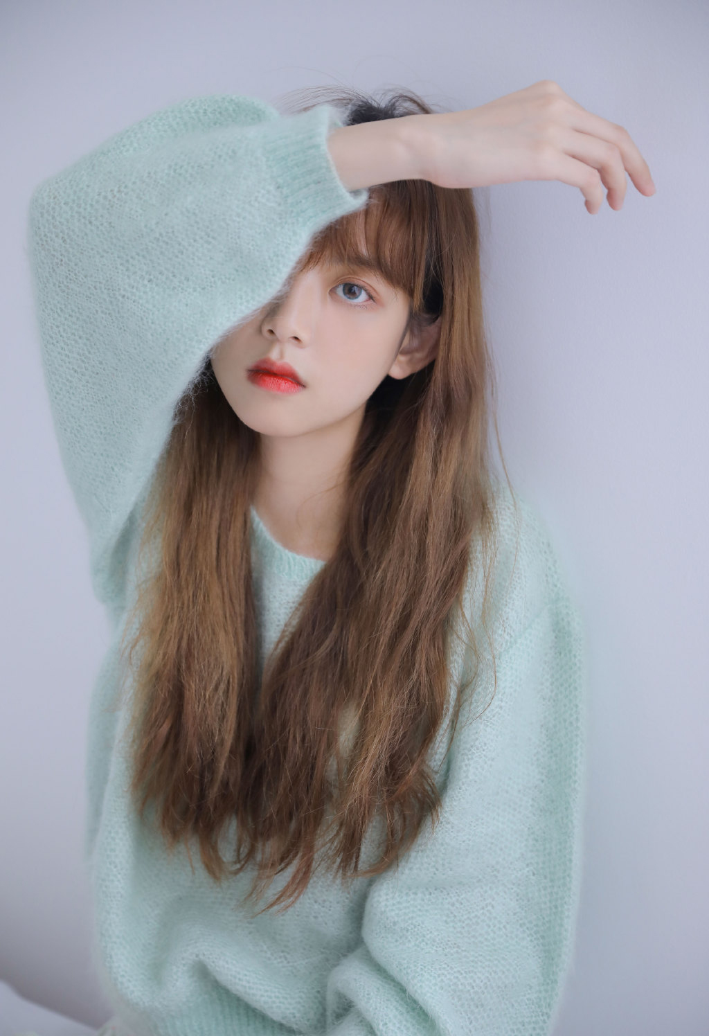 蓝色毛衣美女美腿私房照片 8