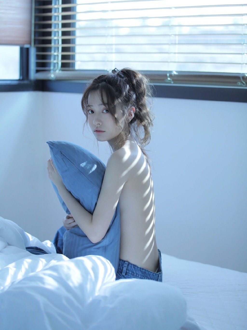 清纯美女妩媚撩人嫩模小表情图片 8