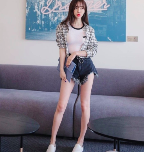 性感超短牛仔裤美女美腿图片 6