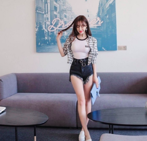 性感超短牛仔裤美女美腿图片 8