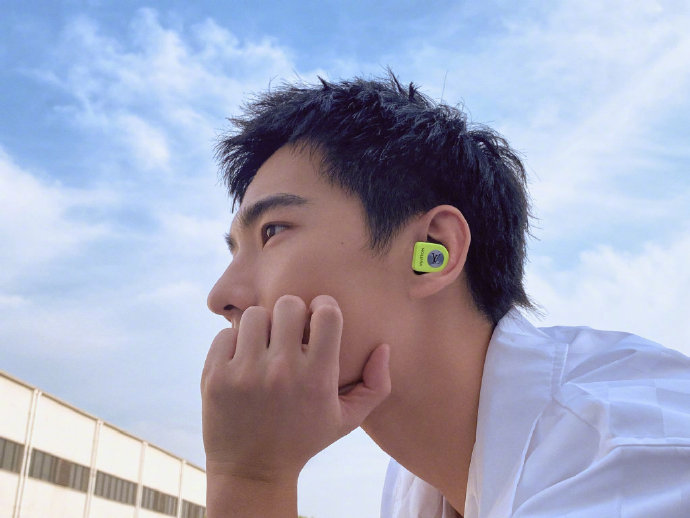 处女座男生杨洋初夏白衬衫阳光少年图片 5