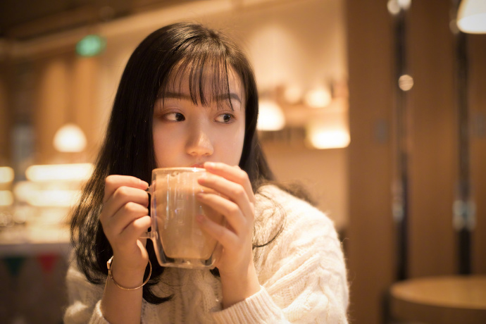 高级脸美女清纯唯美写真图片