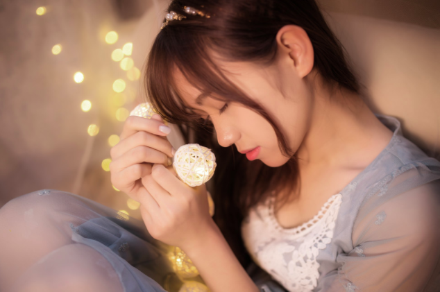 蓝色童话里的清纯美女唯美梦境图片 5