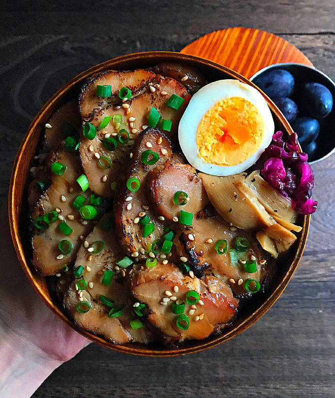 网红小吃午餐熏肉盖浇饭图片 5