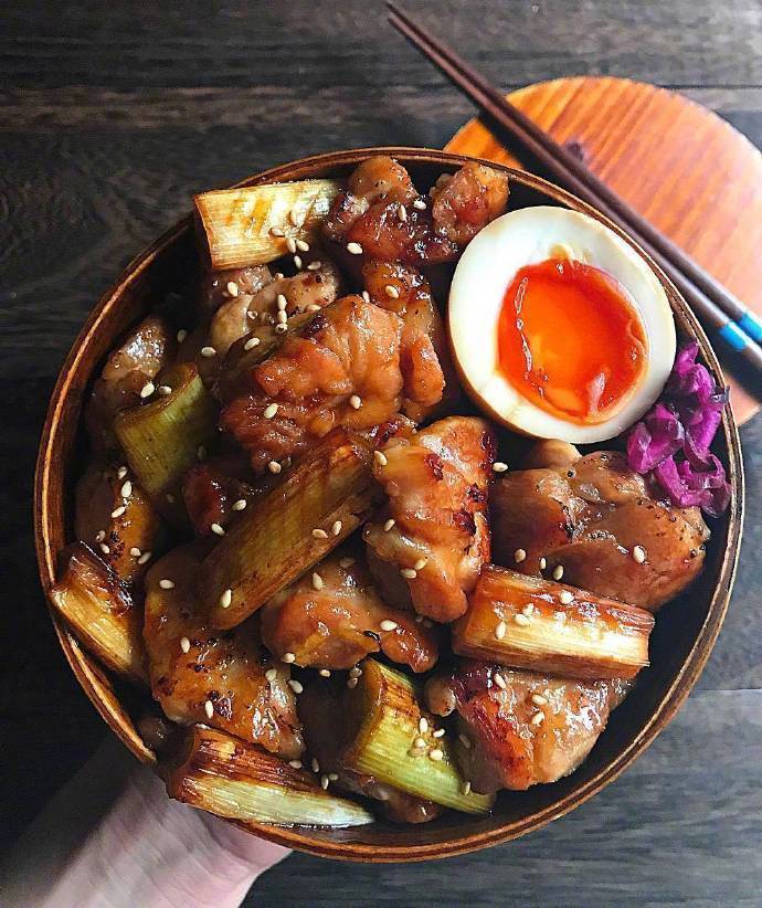 网红小吃午餐熏肉盖浇饭图片 6