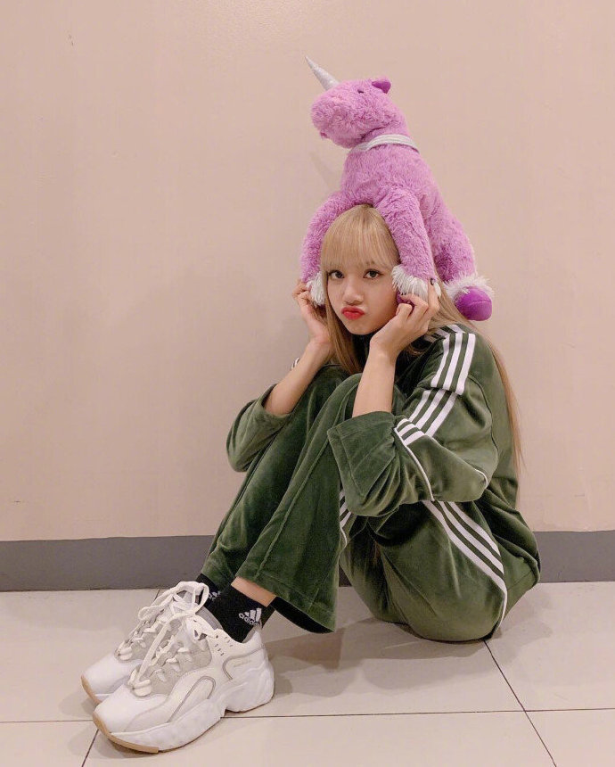 白羊座女生俏皮可爱小美女Lisa图片 6