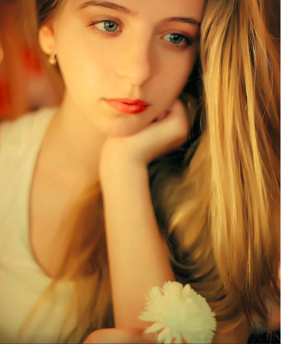 欧美金发美女蓝眼睛唯美写真图片 6