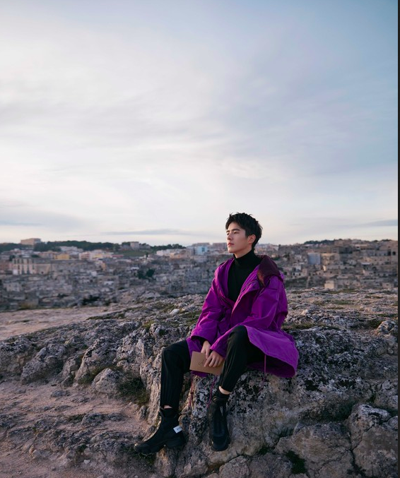 95后偶像剧男神刘昊然旅行风景照图片