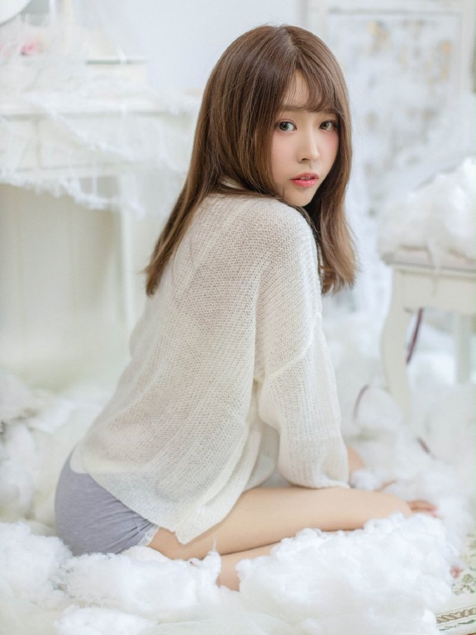 绑马尾清纯小女生私房大片 6