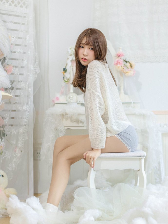 绑马尾清纯小女生私房大片 7