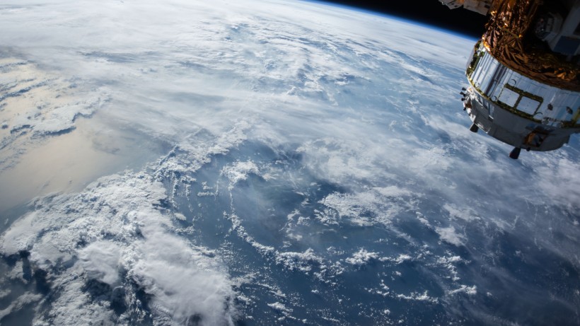 宇宙中的地球风景图片 10