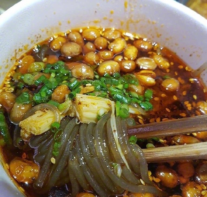 重庆美食四川小吃酸辣粉图片 3