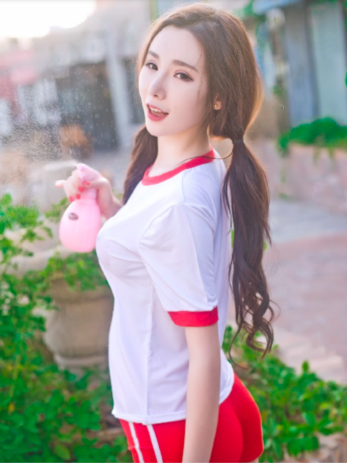性感的扎双马尾清新女神湿身诱惑图片
