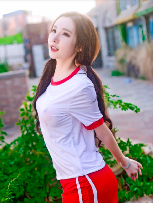 性感的扎双马尾清新女神湿身诱惑图片 4