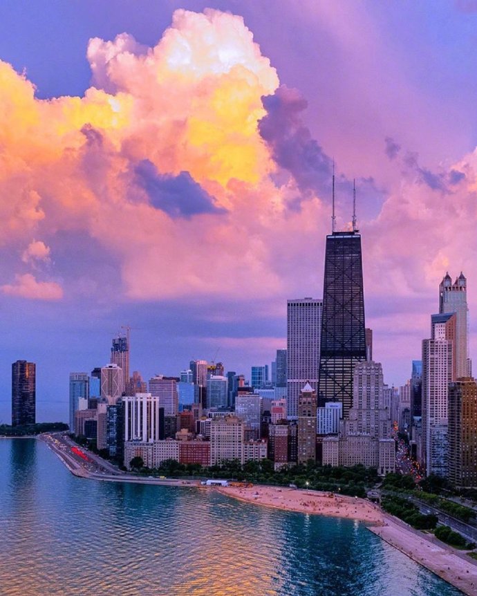 芝加哥拍摄到的紫色晚霞