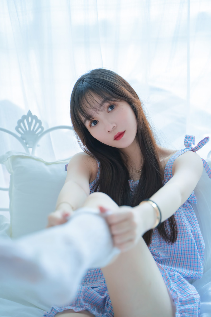 私房女孩白嫩皮肤美腿诱人写真图片 3