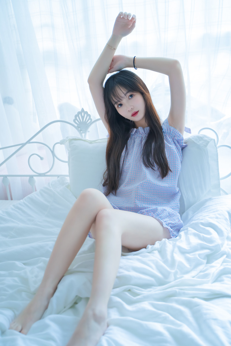 私房女孩白嫩皮肤美腿诱人写真图片 6