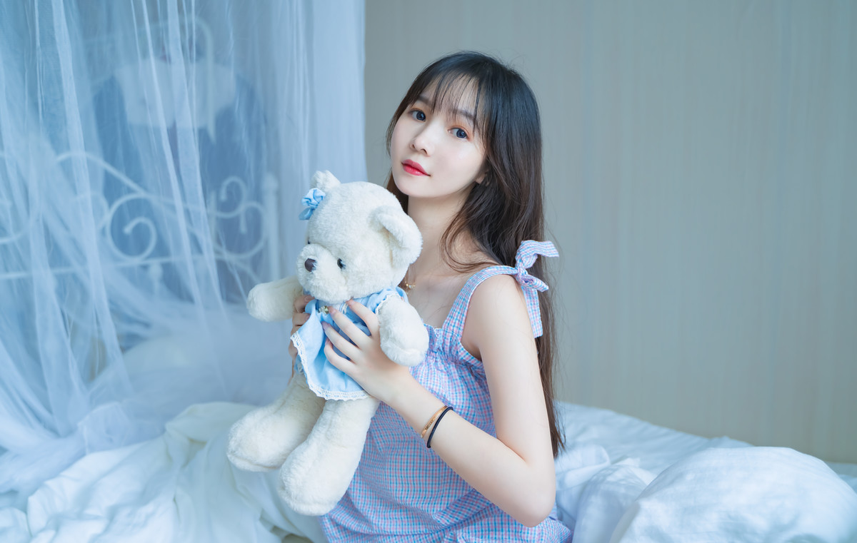 私房女孩白嫩皮肤美腿诱人写真图片 9